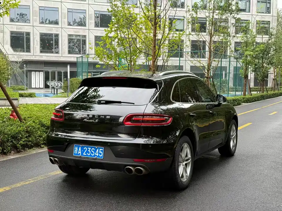 Porsche Macan