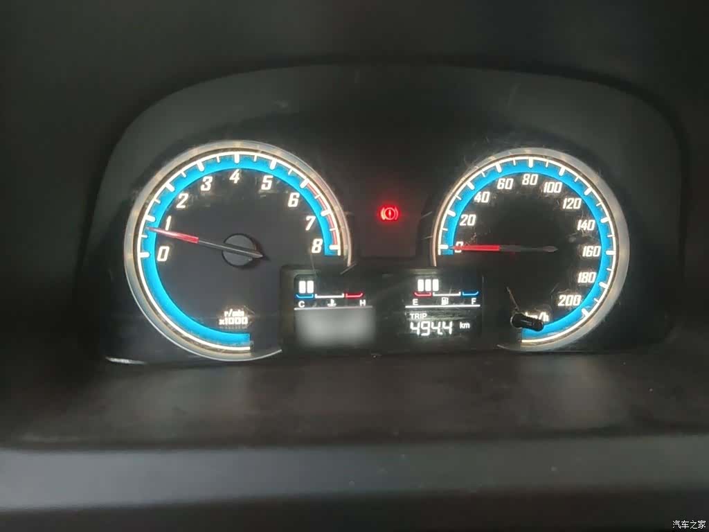 Wuling 730, 2015 4