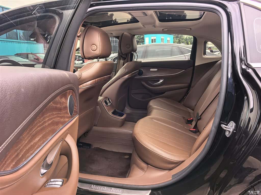 Mercedes-Benz E-Class, 2023 9