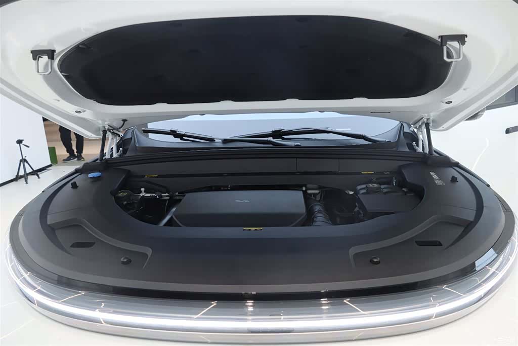 Li Auto L7, 2024 13
