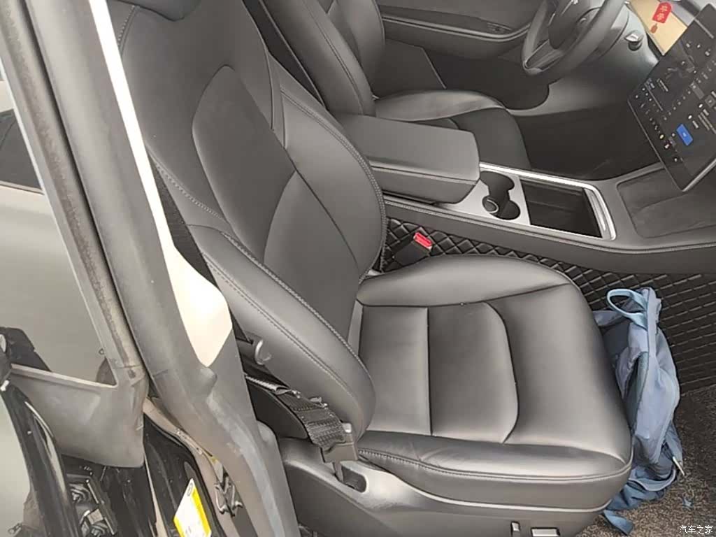Tesla Model Y, 2023 25