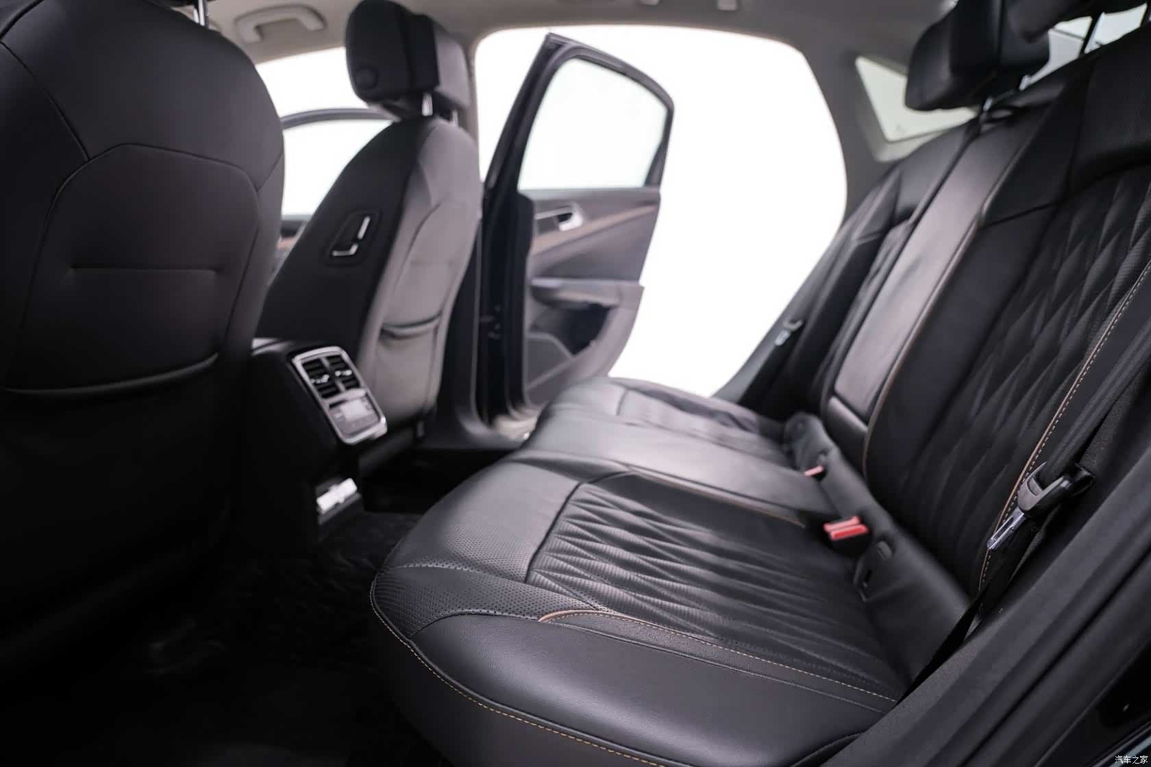 Volkswagen Passat, 2019 21