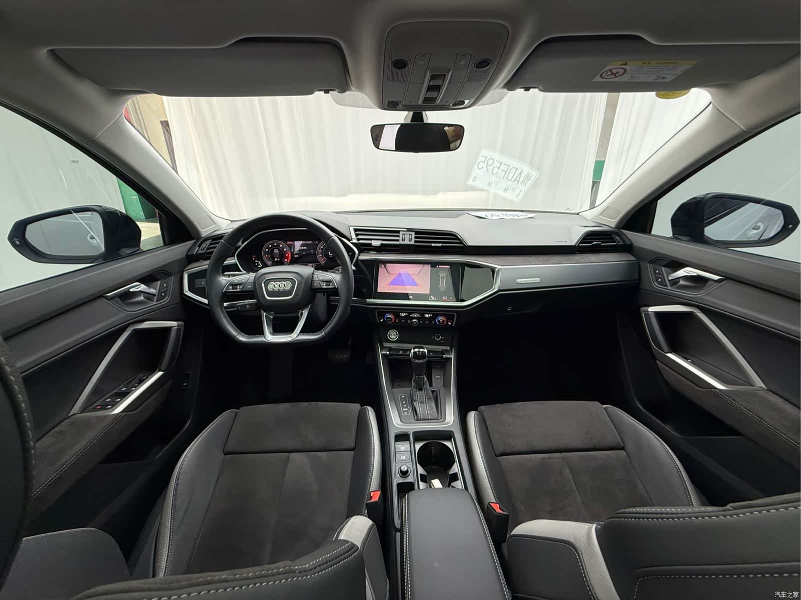 Audi Q3, 2022 10