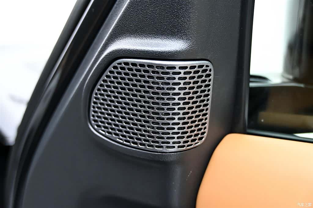 Land Rover Defender, 2024 32