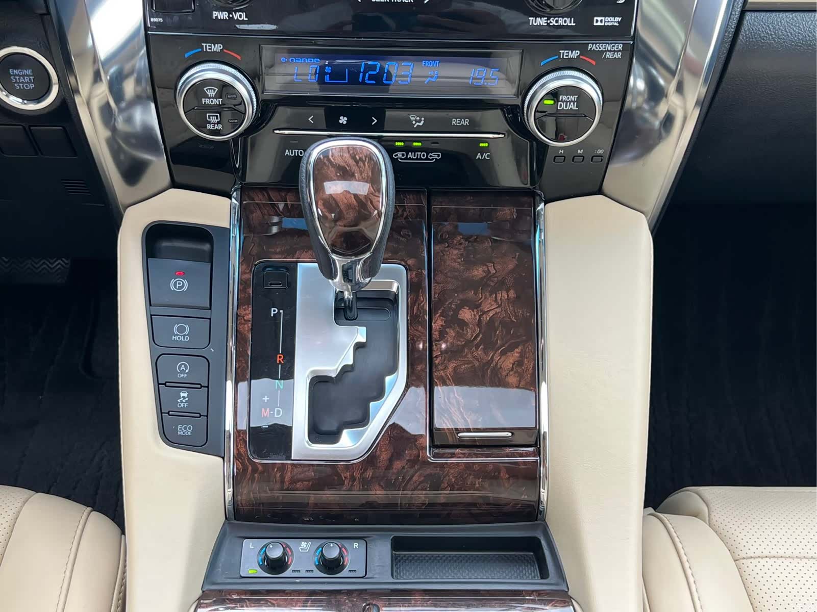 Toyota Alphard, 2018 17