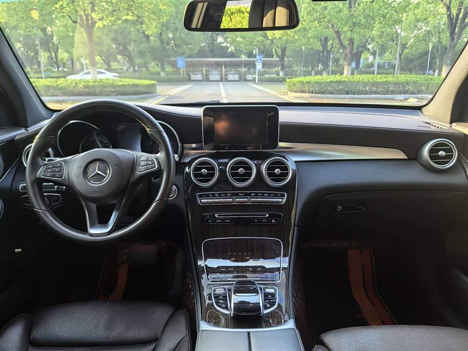 Mercedes-Benz GLC Mercedes-Benz GLC