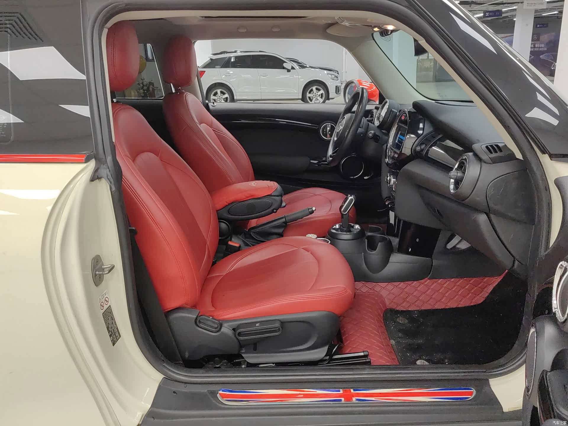 Mini ONE, 2019 9