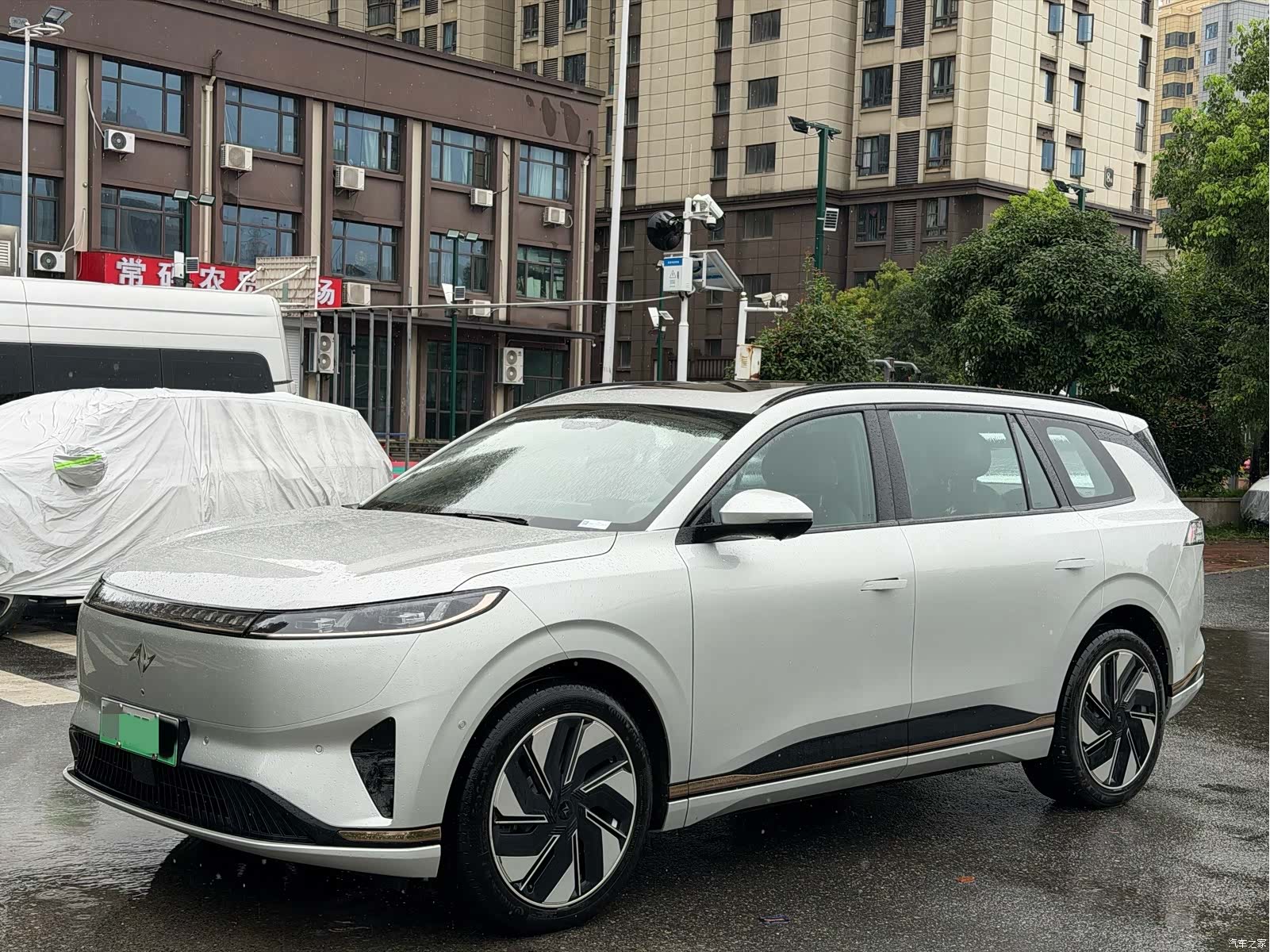 DongFeng eπ008, 2025 1