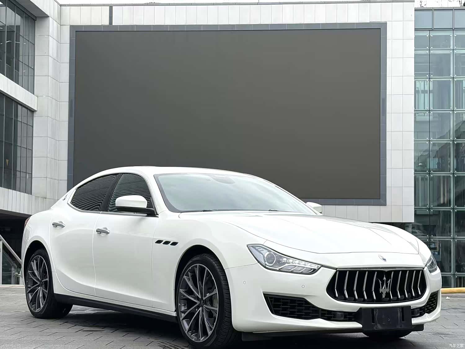 Maserati Ghibli, 2021 3