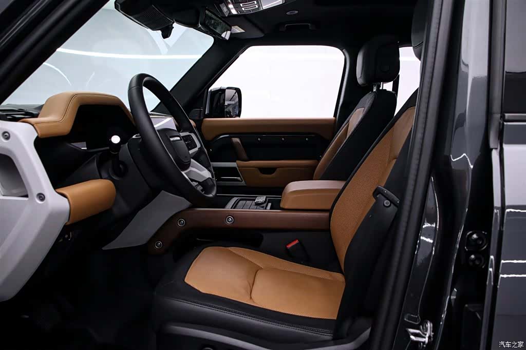 Land Rover Defender, 2024 12
