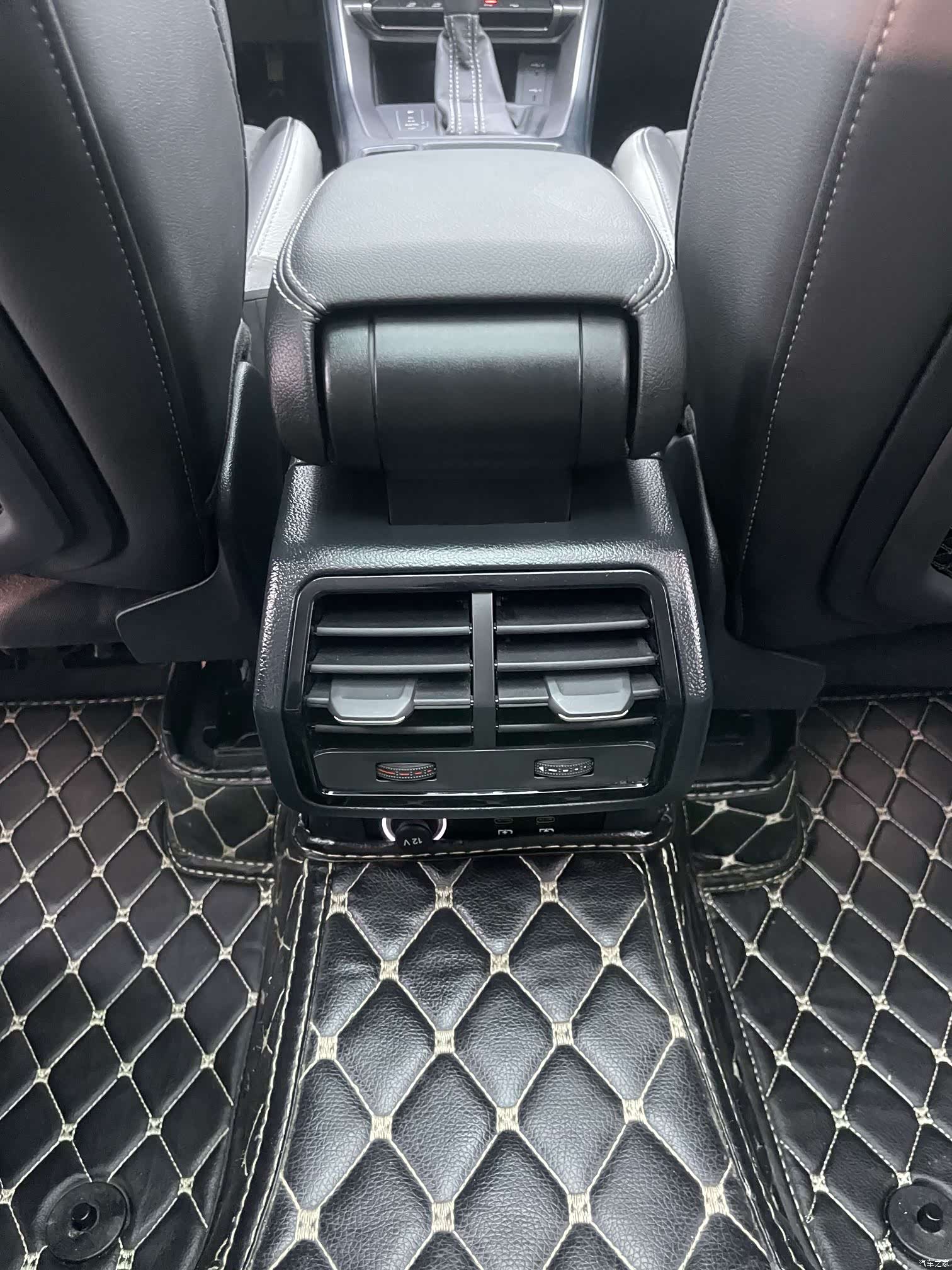 Audi Q3, 2022 14