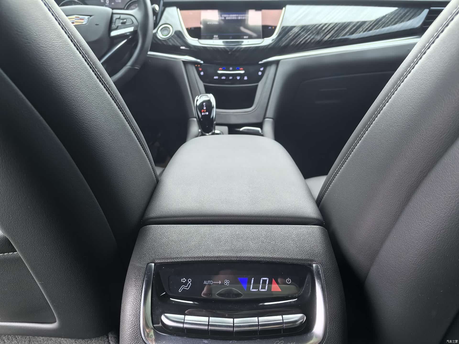 Cadillac XT6, 2023 11