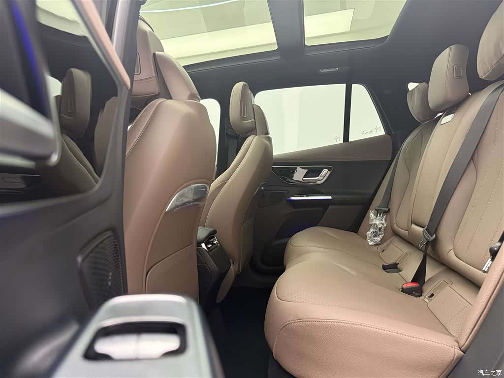 Mercedes-Benz EQE, 2026 8