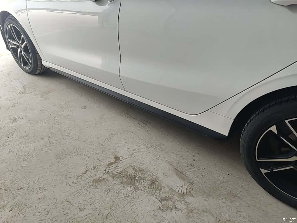 Geely Binray, 2023 22