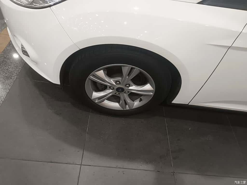Ford Focus, 2014 23