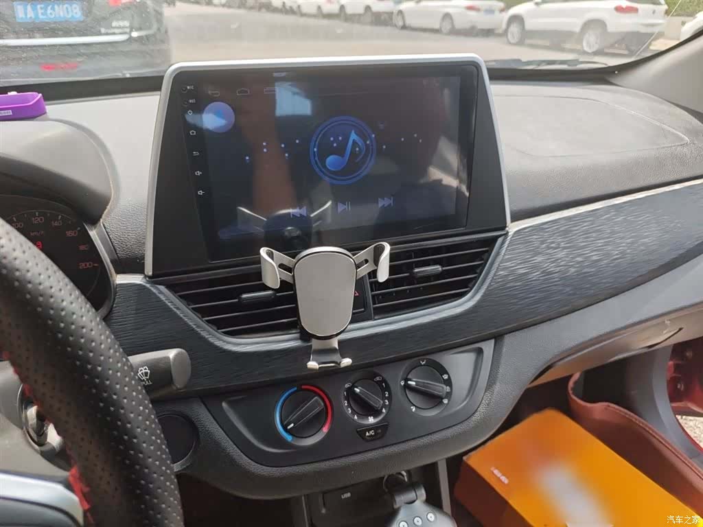 Wuling 310, 2018 6