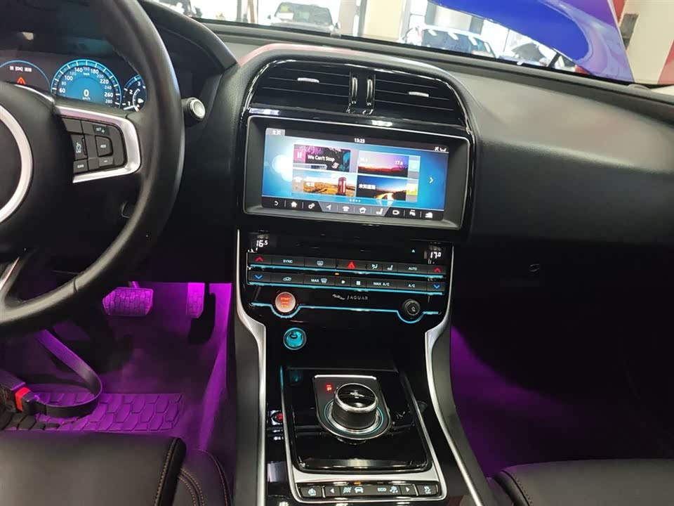 Jaguar XEL