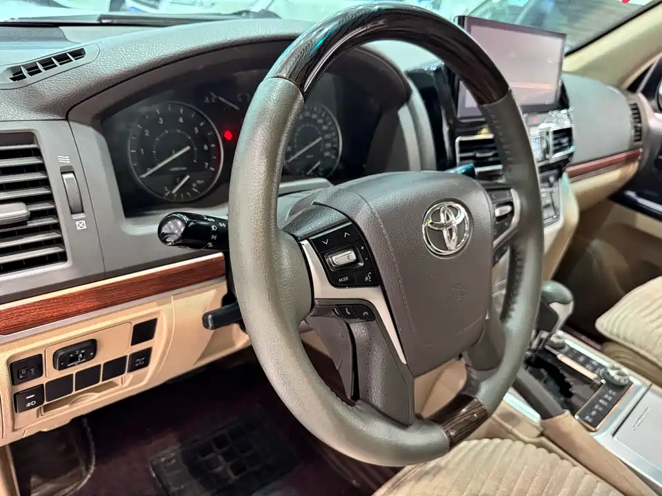 Toyota Land Cruiser Toyota Land Cruiser