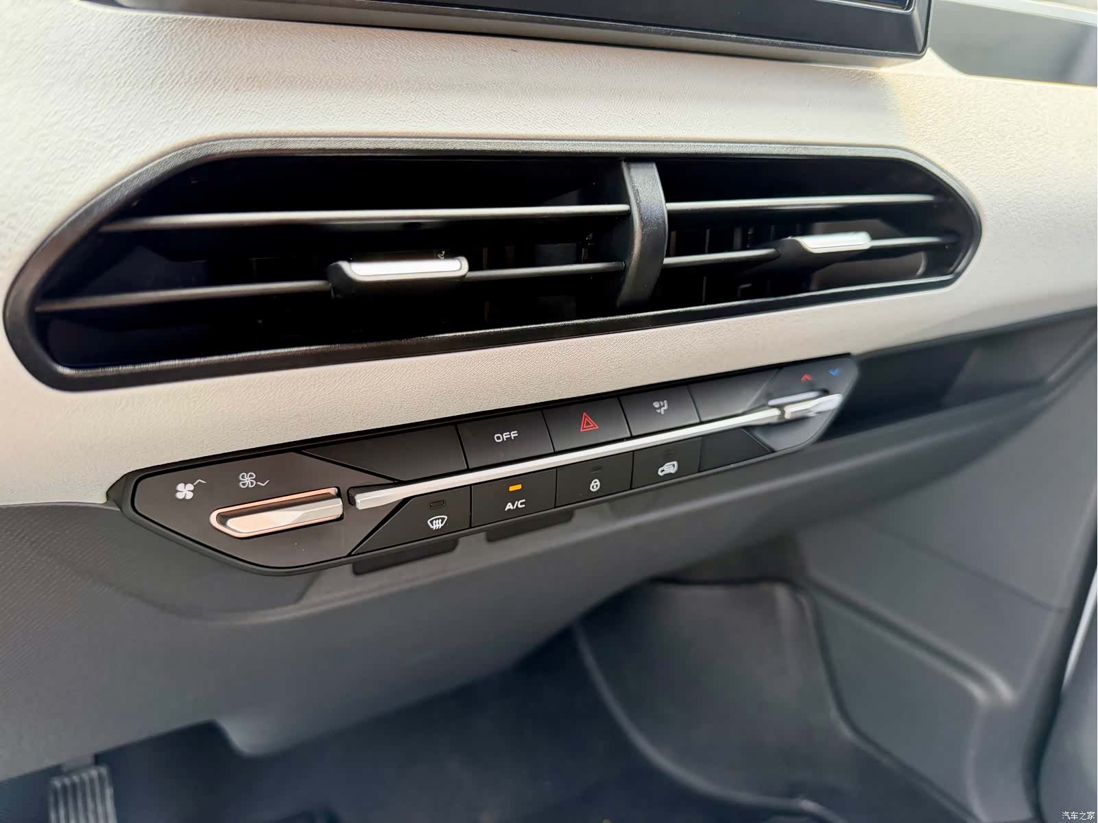 Geely Panda, 2025 18
