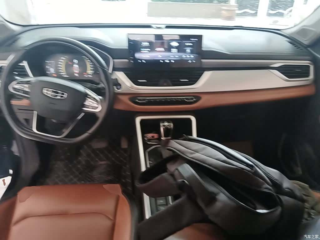 Geely X6, 2020 10