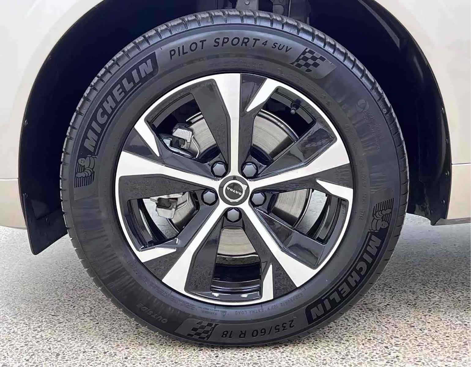 Volvo XC60, 2026 6
