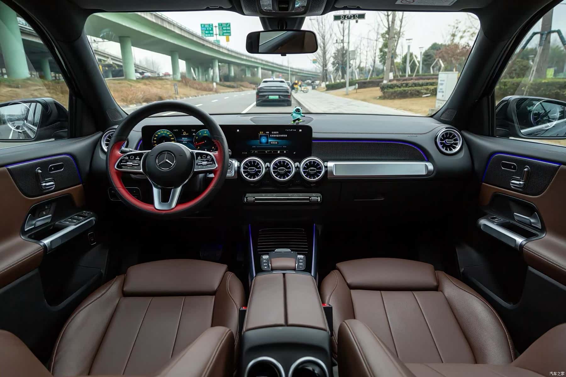 Mercedes-Benz GLB, 2022 все фото