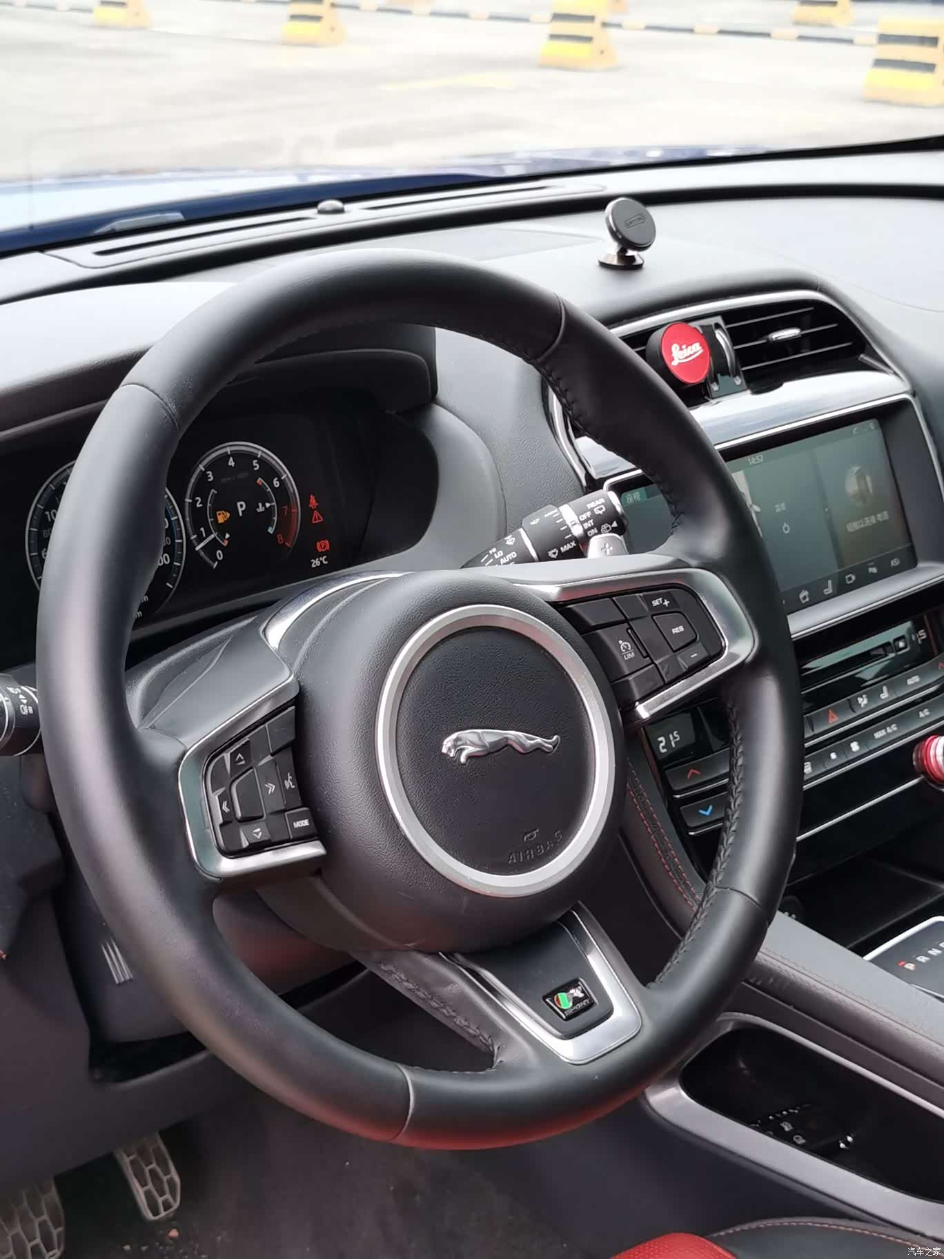 Jaguar F-PACE, 2017 все фото