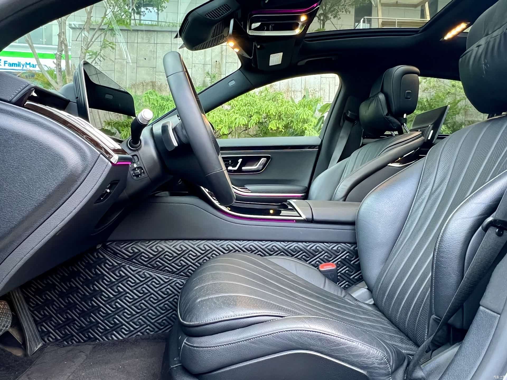 Mercedes-Benz S-Class, 2023 4