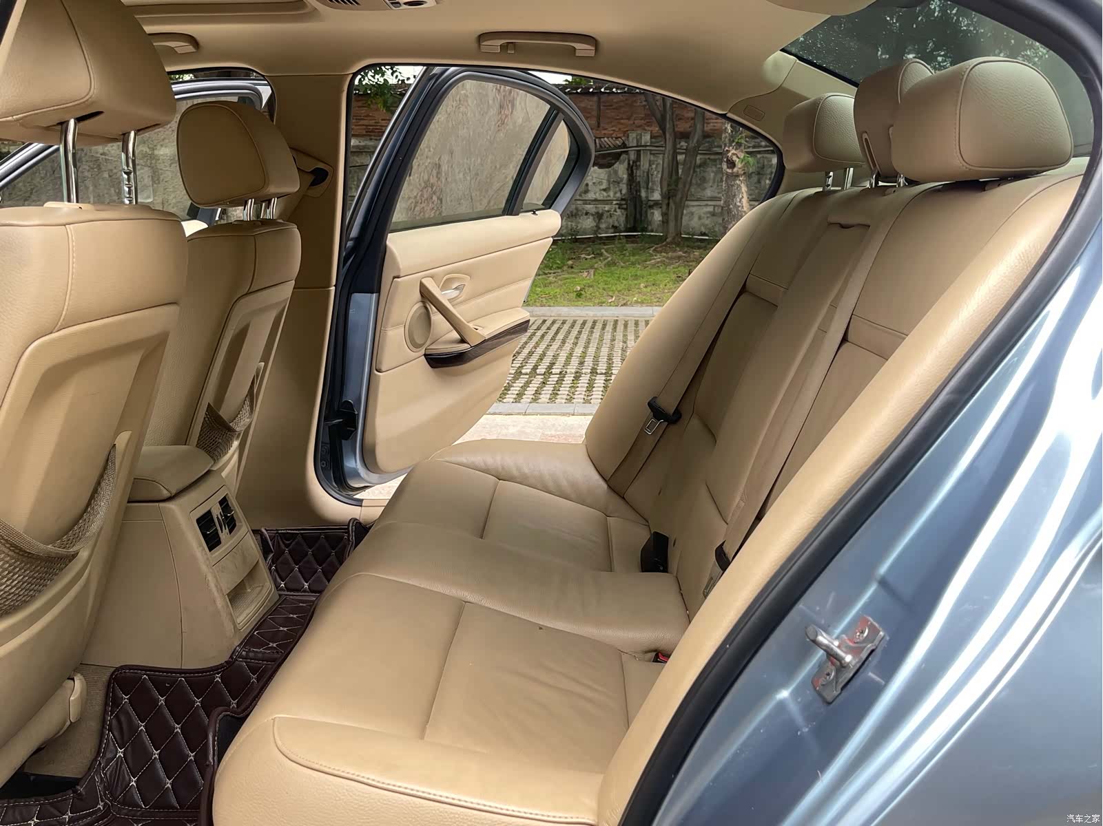 BMW 3 Series, 2011 13