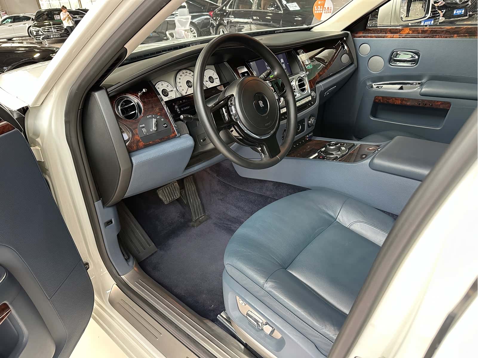 Rolls-Royce Ghost, 2011 9