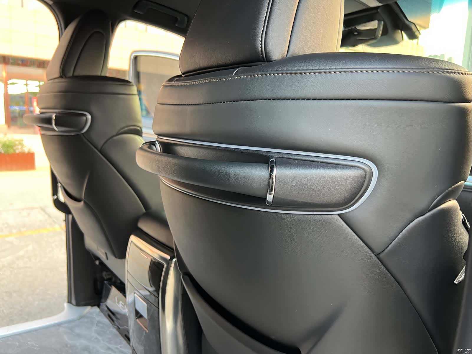Lexus LM, 2020 10