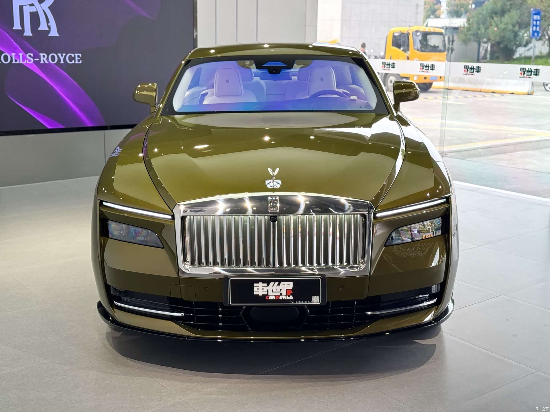 Rolls-Royce Spectre, 2025 4