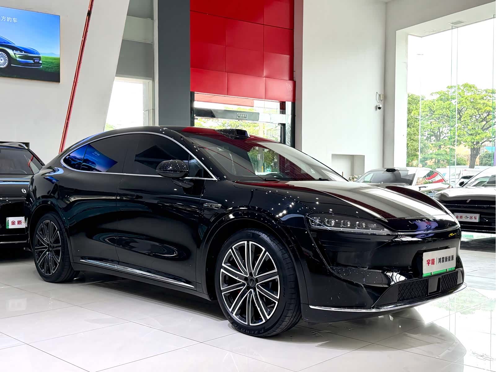 Luxeed R7, 2025 3