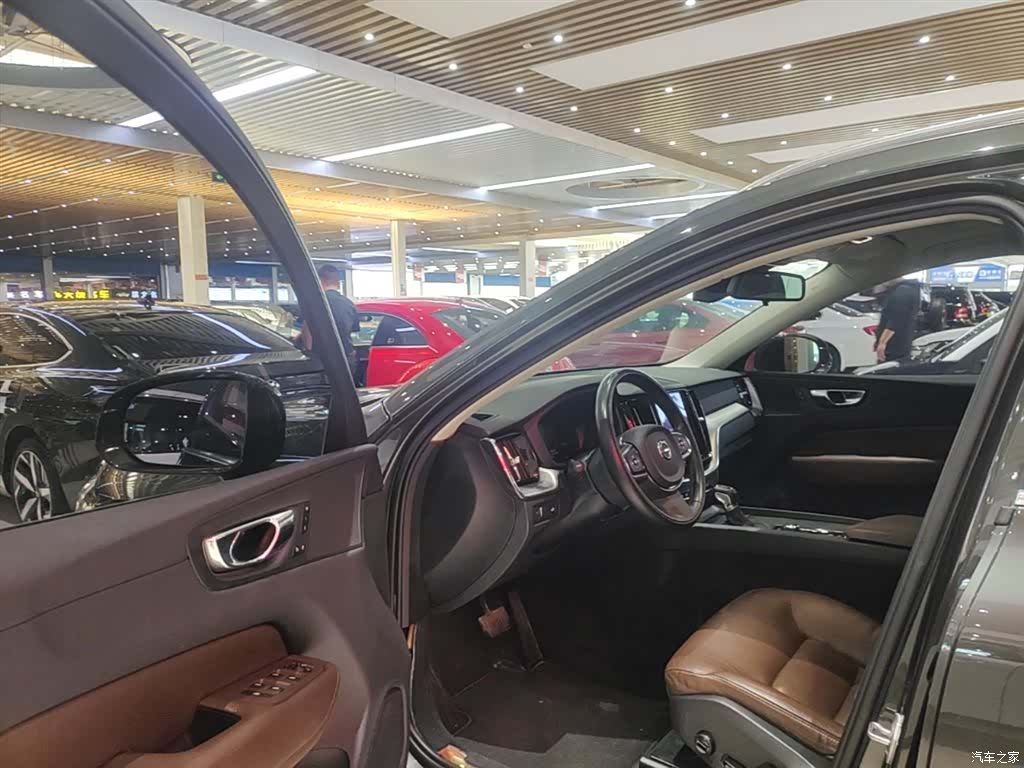 Volvo XC60, 2019 16