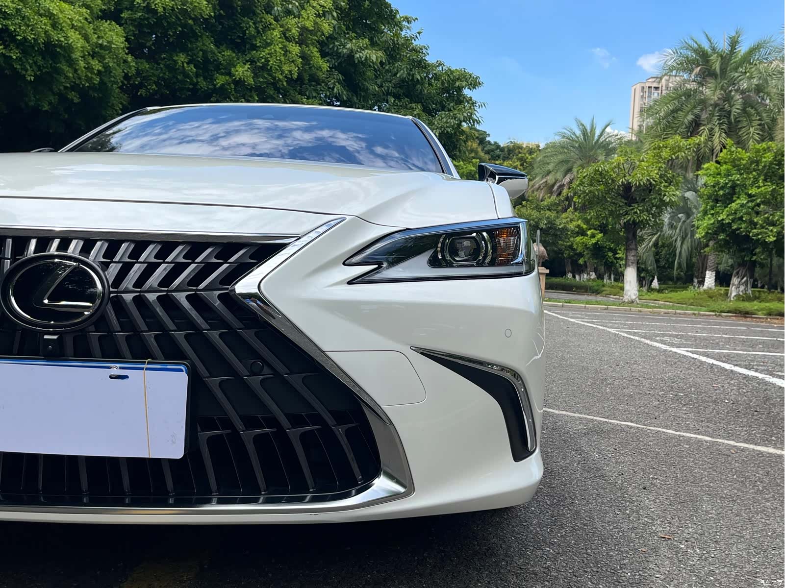 Lexus ES, 2023 12