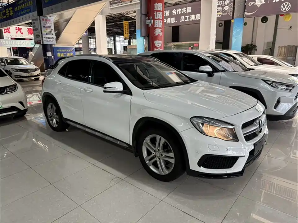 Mercedes-Benz GLA