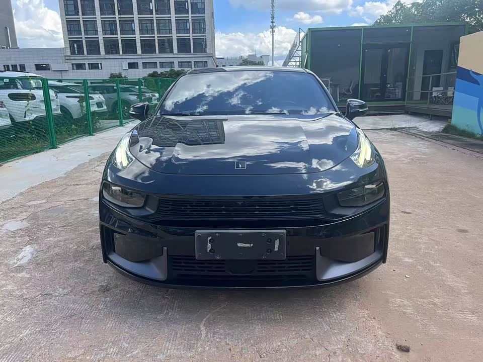 Lynk & Co 03 Lynk & Co 03