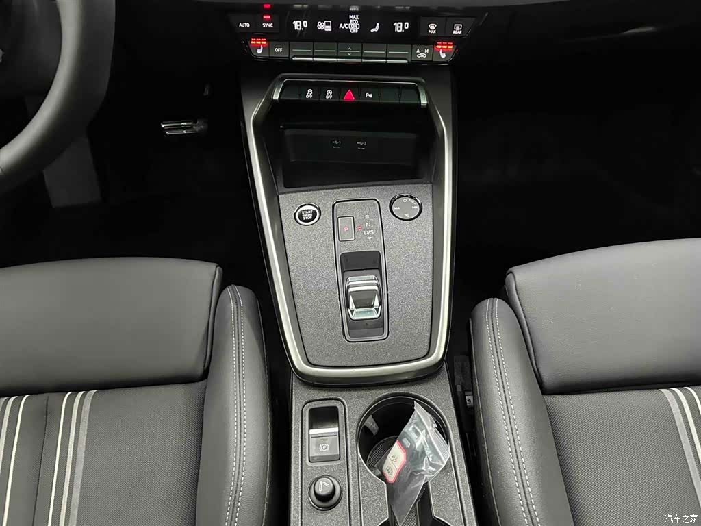 Audi A3, 2023 все фото