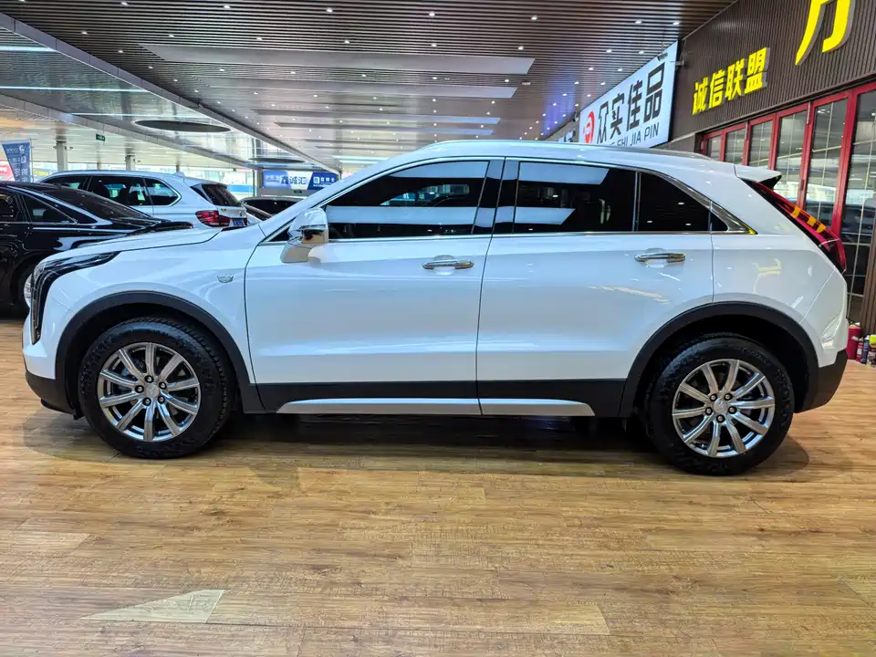 Cadillac XT4