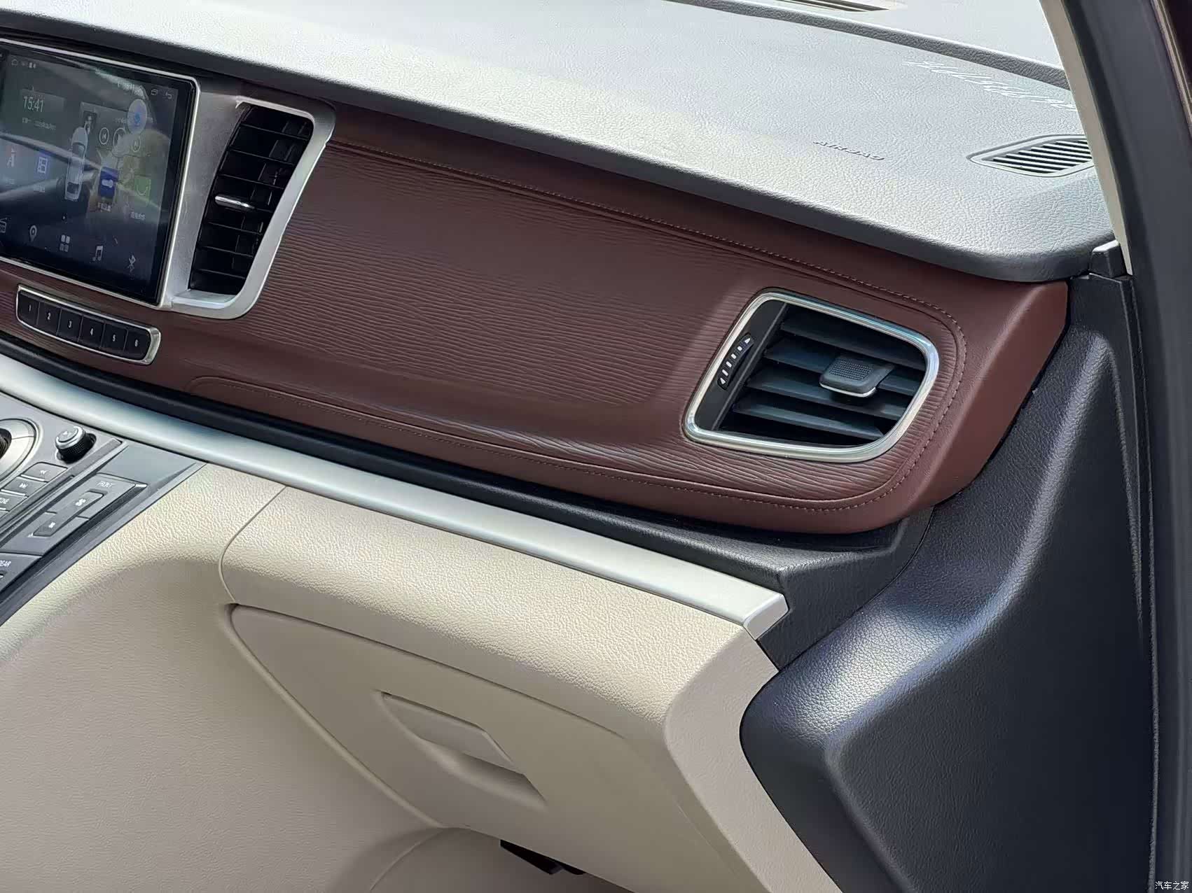 Buick GL8, 2017 14