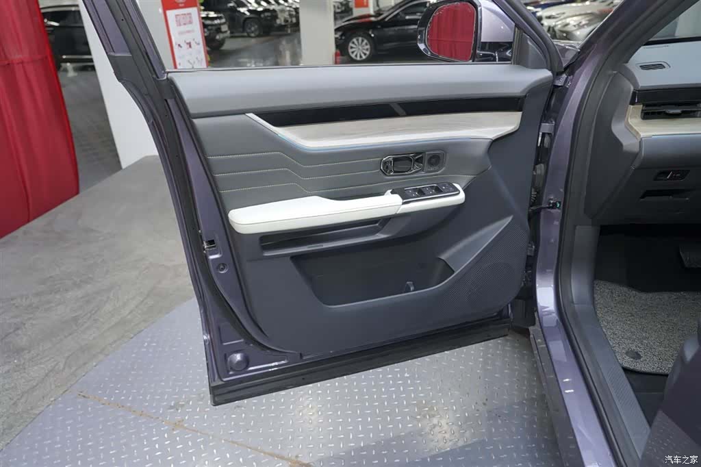 Jetour L6, 2025 12