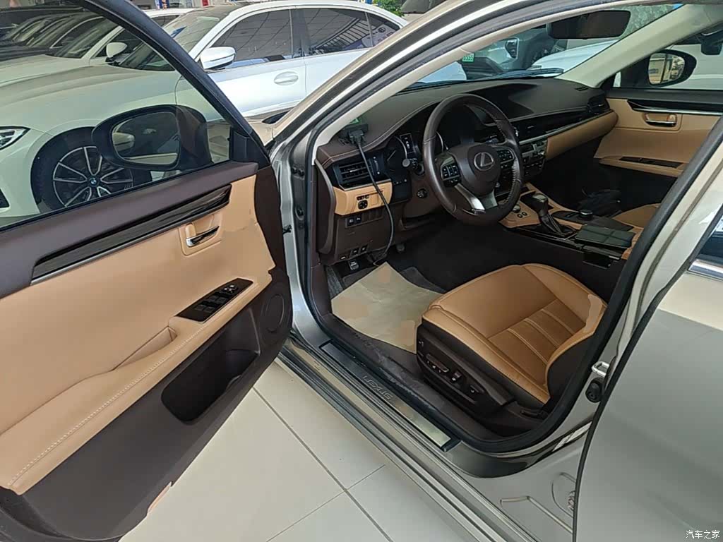 Lexus ES, 2018 16