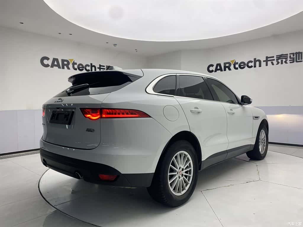 Jaguar F-PACE, 2017 все фото