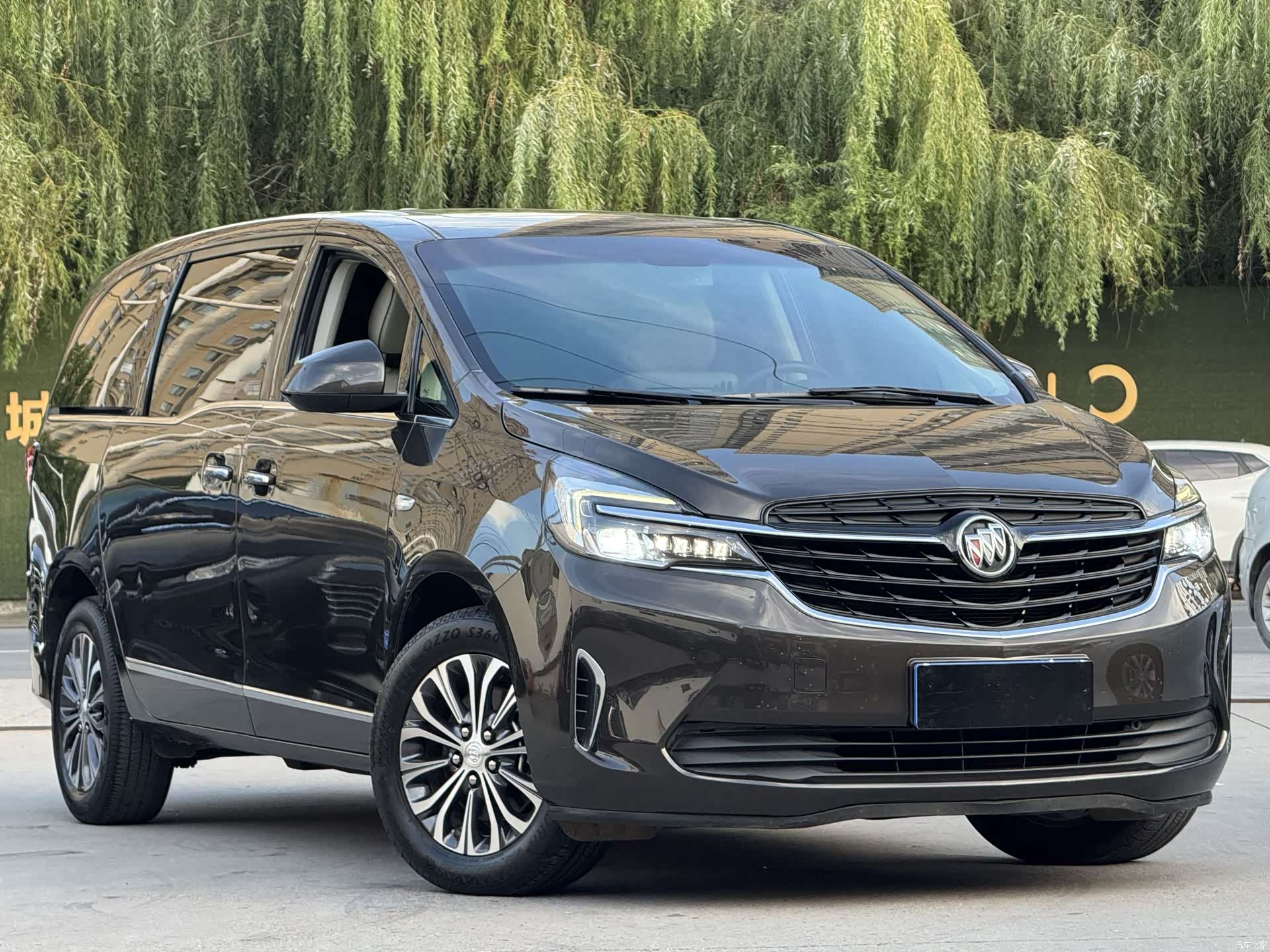 Buick GL8, 2021 4
