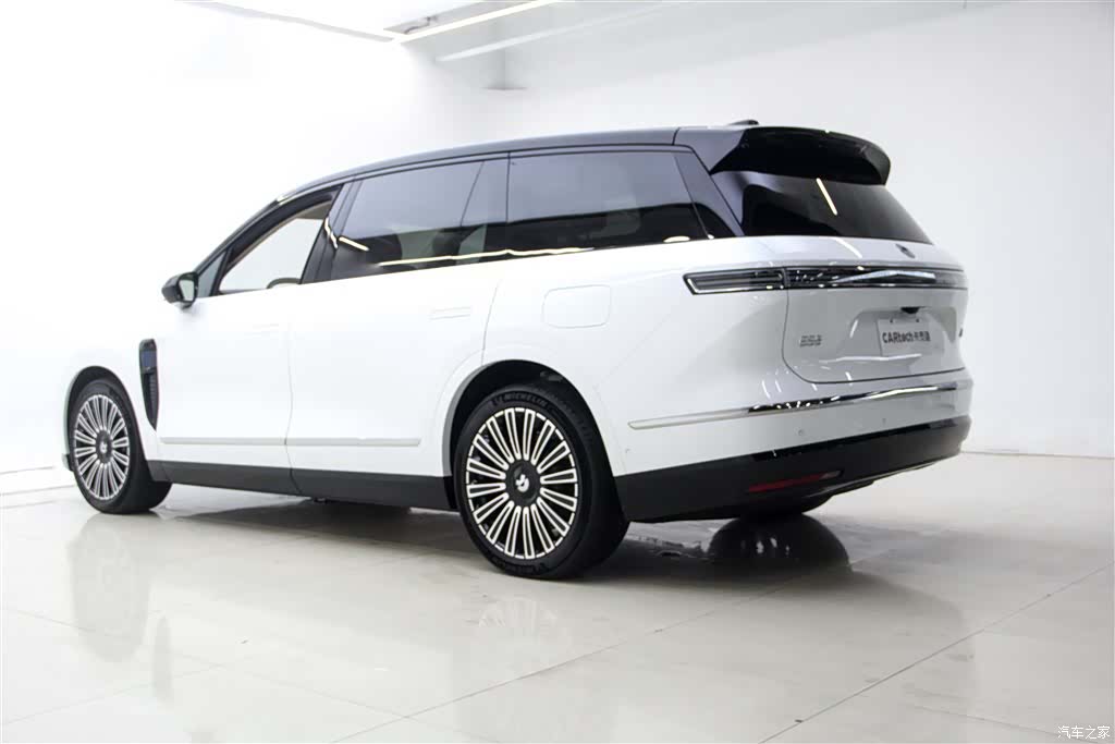 NIO ES8, 2025 4