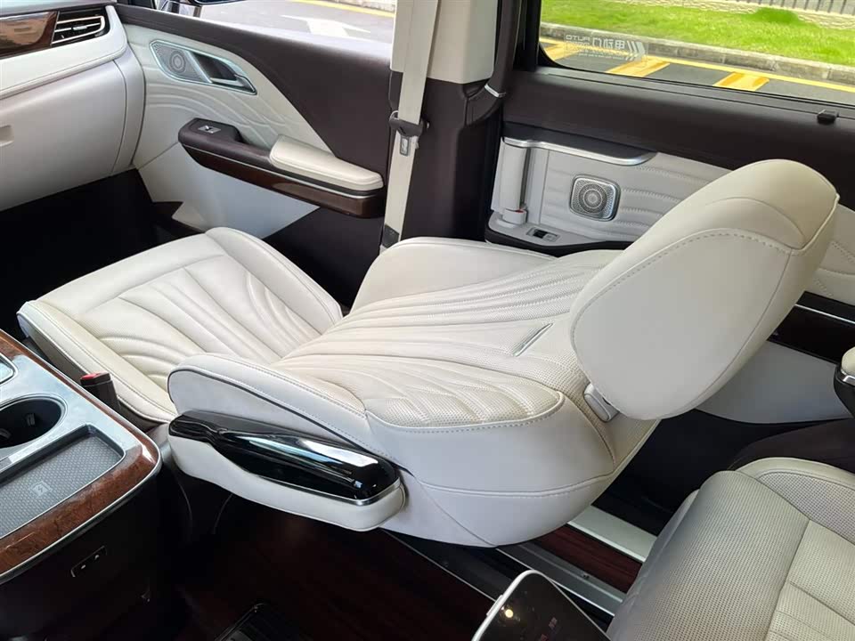 Hongqi HQ9 Hongqi HQ9