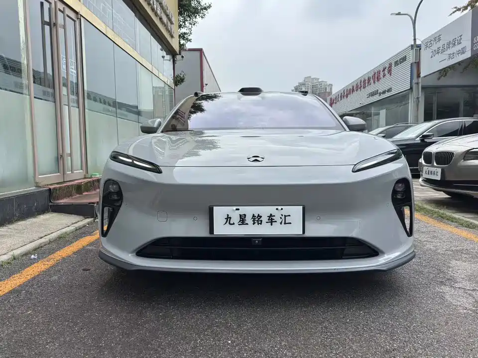NIO ET5