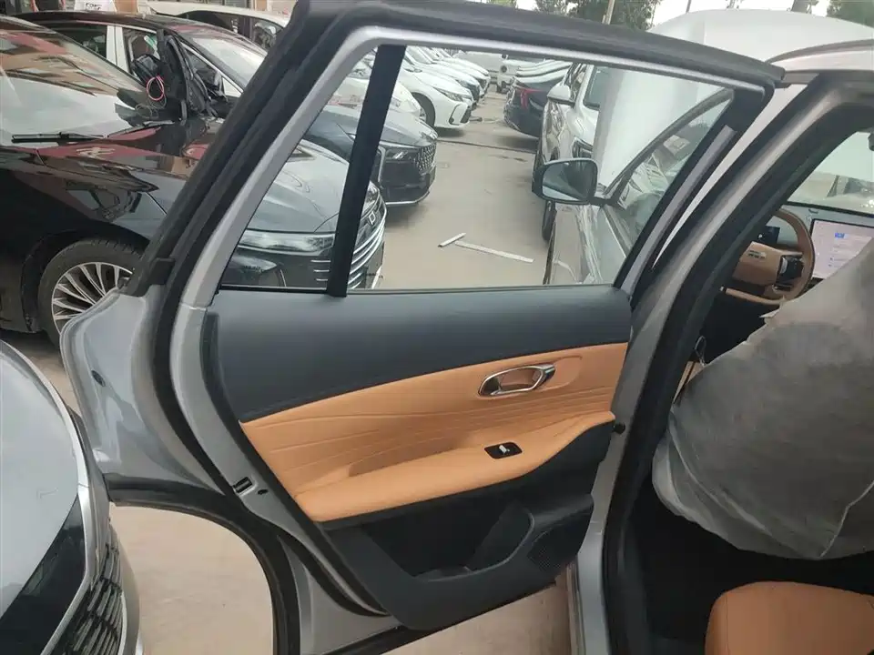 Geely Galaxy Galaxy Starship 7 EM-i