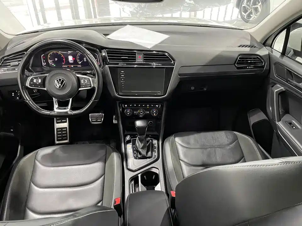 Volkswagen Tiguan L