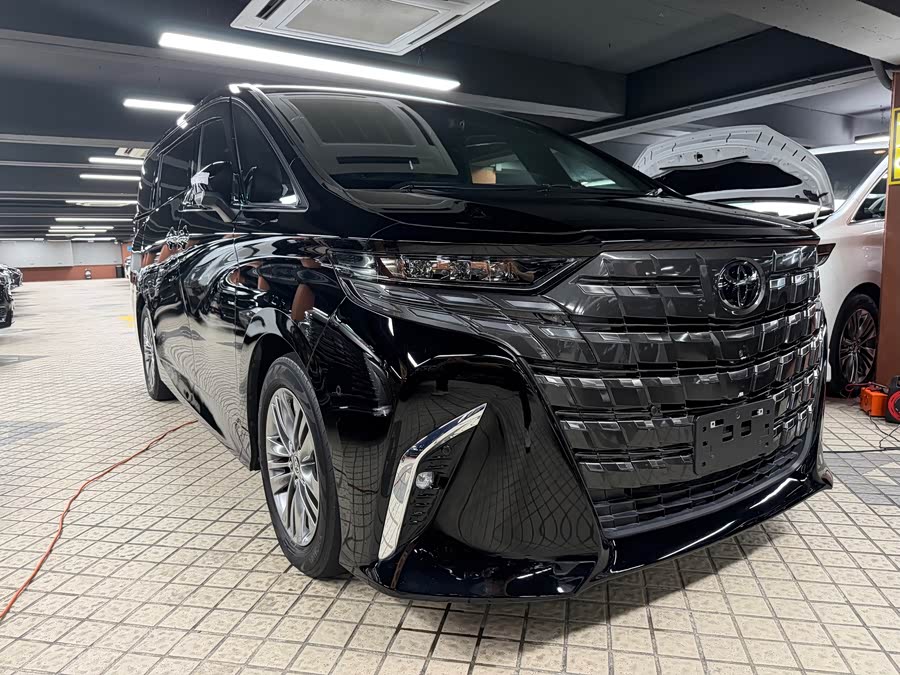 Toyota Alphard 2023, фото 2